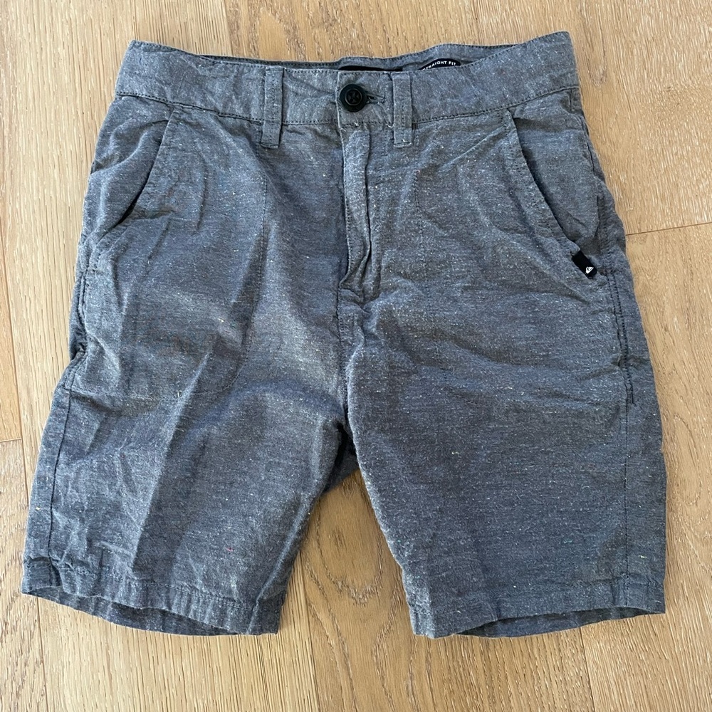 Quicksilver size 25 (boys 10) cotton/poly slim fit shorts.  Like new.